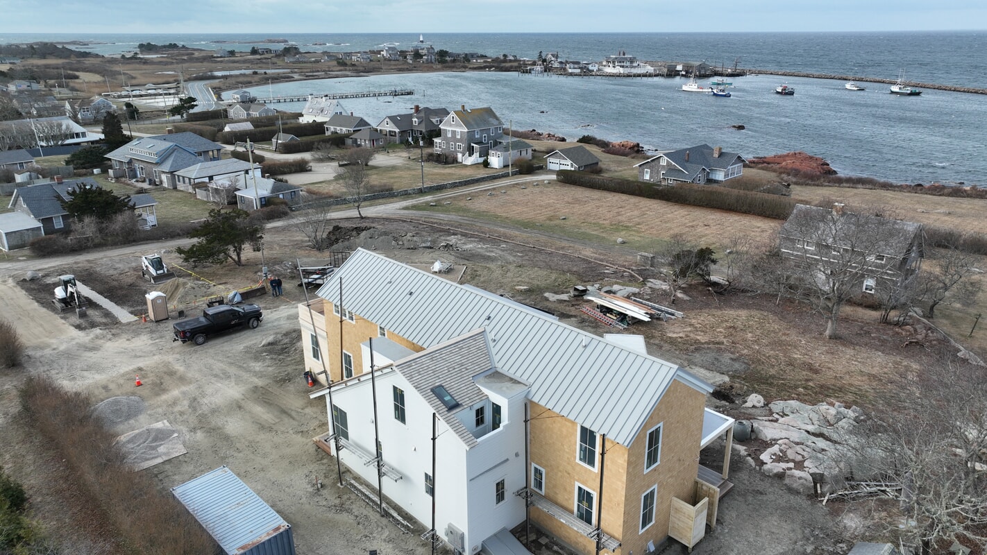 Standing seam metal roof Grey TPO 5/8 Tapersawn WRC (western red cedar)